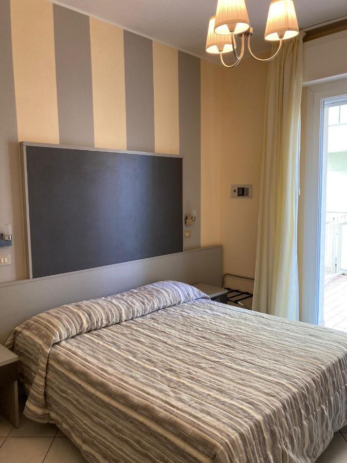 Hotel Abel & Residence Cesenatico Exterior photo